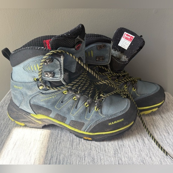 Mammut size 7 women's Blue and Green Hiking/trekking Boots. Goretex. - Picture 2 of 8